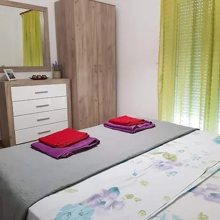 Lucy Apartament Apartment Kamena Vourla