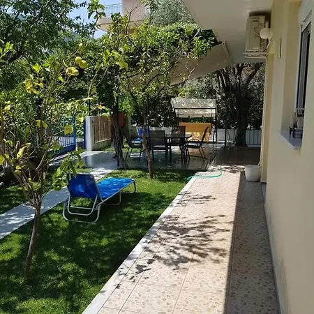 Lucy Apartament Kamena Vourla